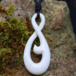 Acht Anhänger Schmuck Maori Knochen Kette Handarbeit