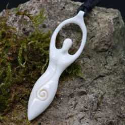 Angerone Schmuck aus Knochen Kette Anhänger