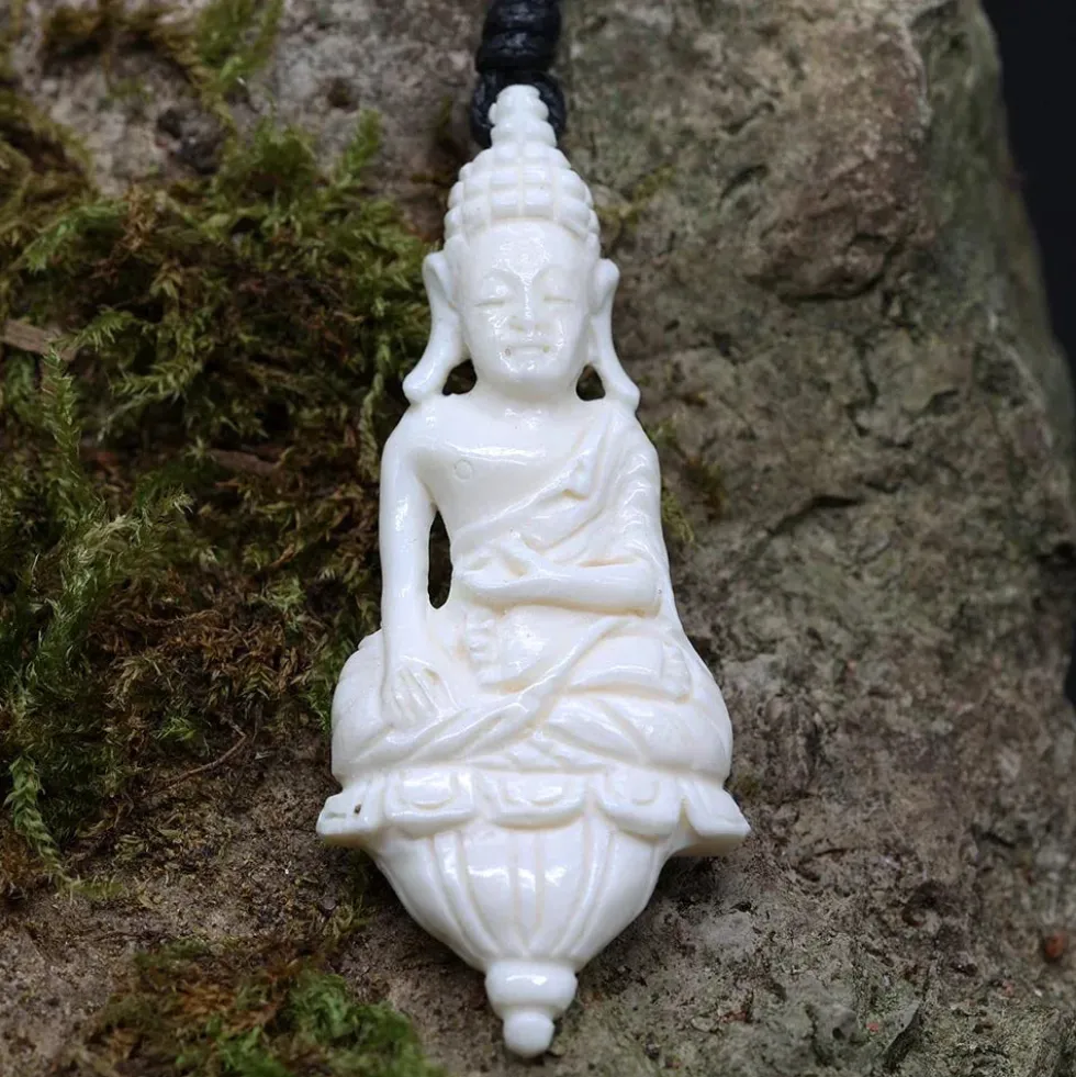 Buddha Schmuck aus Knochen Kette