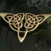 Dreiecks Knoten Brosche Bronze Gewandnadel Schmuck Mittelalter