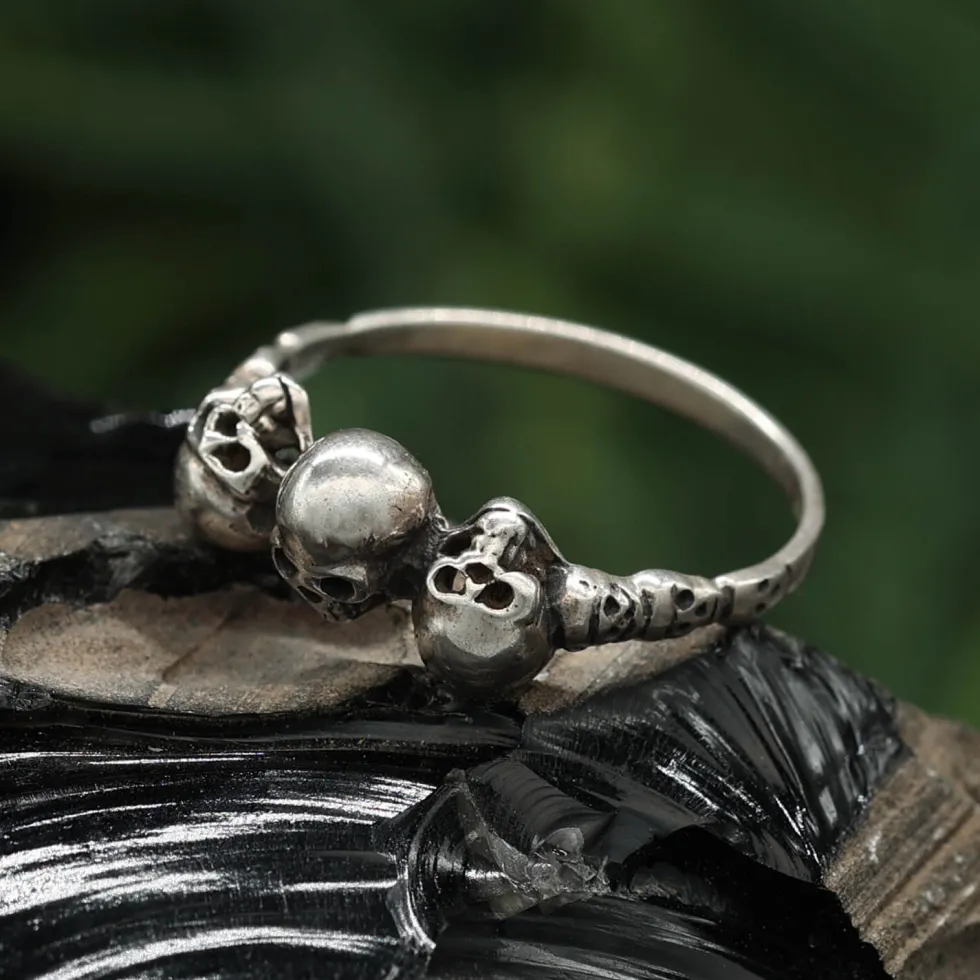 Drei Totenköpfe Ring Gothic 925er Silber
