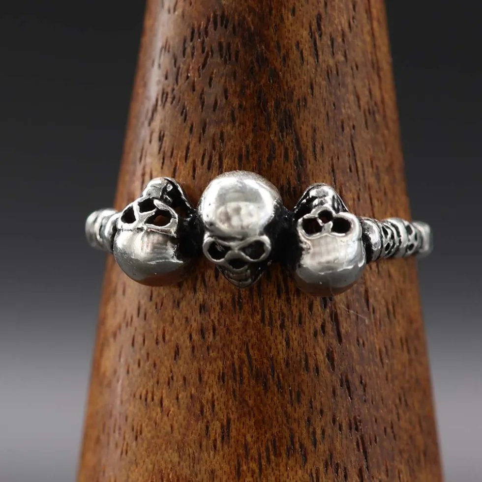 Drei Totenköpfe Ring Gothic 925er Silber