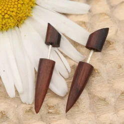 Fakepiercing Holzschmuck Stab geschnitzter Ohrschmuck (Paar)
