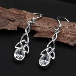 Feiner Ohrringe keltischer Knoten mit Zirkonia glasklar Kristall