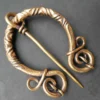 Fibel keltische Brosche Bronze Mittelalter Schmuck