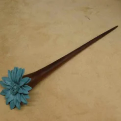 Haarstab Holz mit blauer Blume Haarschmuck für Hochsteckfrisuren