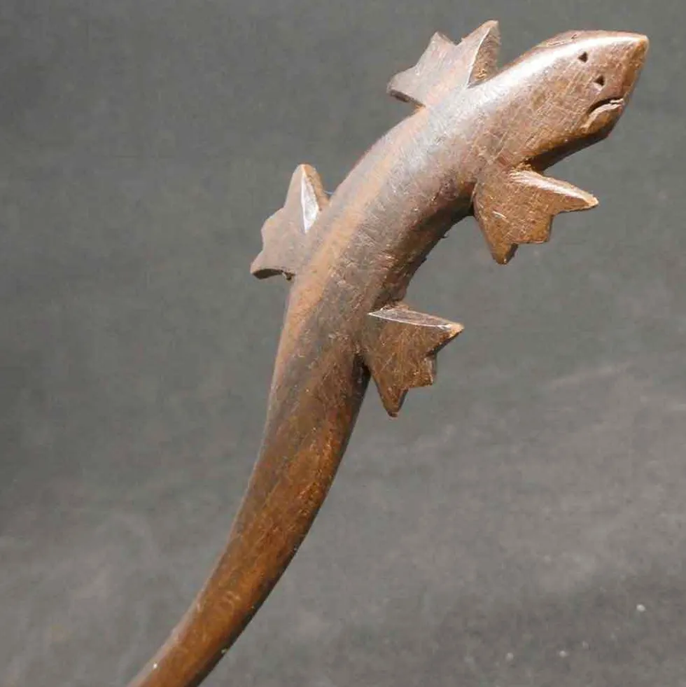 Haarstab Holzschmuck geschnitzt Gecko Haarschmuck