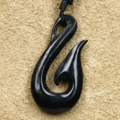 Hei Matau Maori Hornschmuck Anhänger Kette