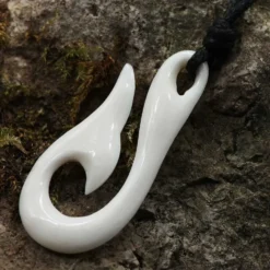 Hei Matau Maori Schmuck aus Knochen Kette
