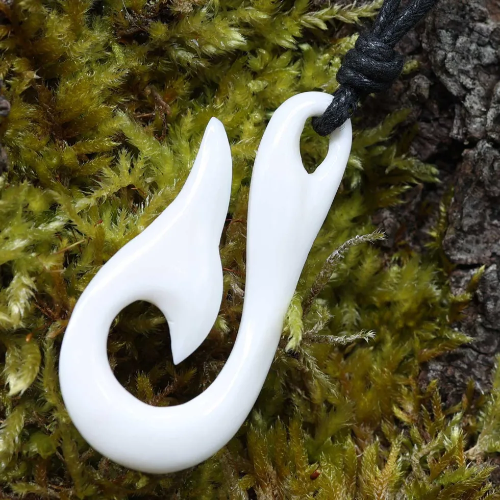 Hei Matau Maori Schmuck aus Knochen Kette