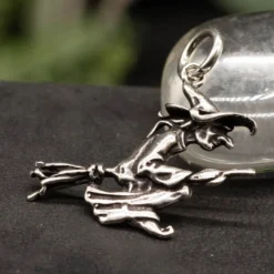 Hexe auf Besen Kettenanhänger Schmuck 925 Silber