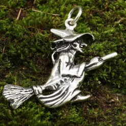 Hexe auf Besen Schmuck Anhänger aus Silber 925