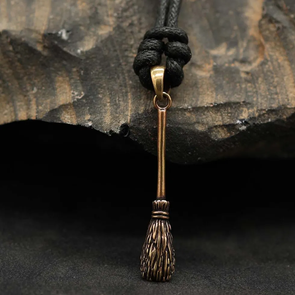 Hexenbesen Anhänger Schmuck Bronze
