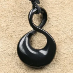 Hornschmuck Double Maori Schmuck 3cm aus Horn geschnitzte Kette