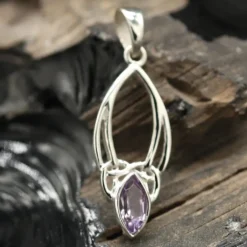 Kettenanhänger Amethyst in keltischen Knoten gefasst 925 Silber