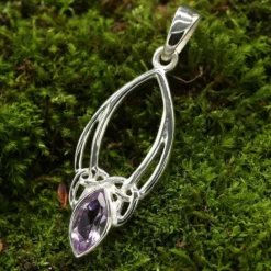 Kettenanhänger Amethyst in keltischen Knoten gefasst 925 Silber