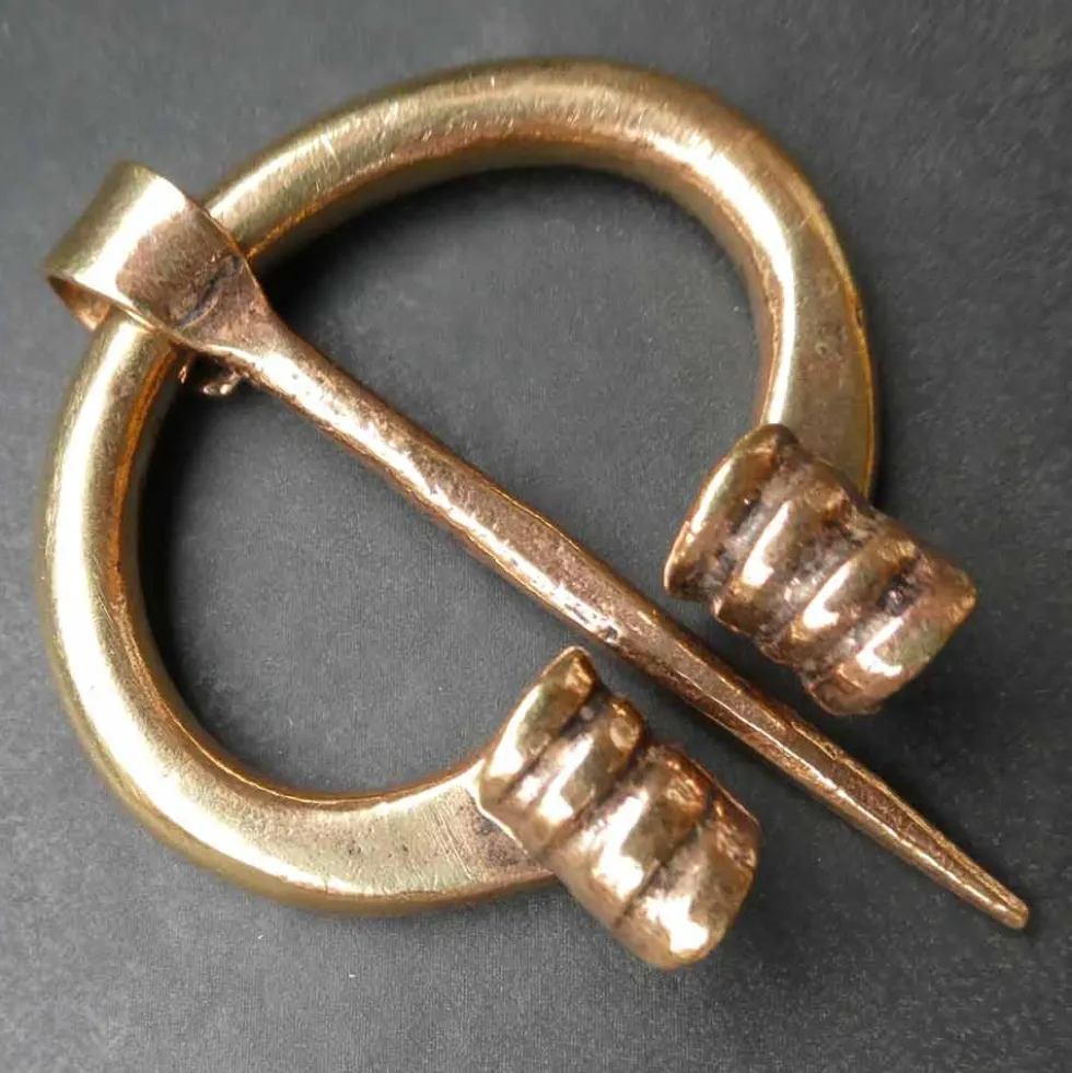 Klassische Gewandnadel Bronze Fibel Mittelalter