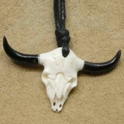 Kleiner Büffel Schädel Schmuck Horn Knochen Anhänger
