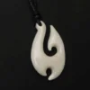 Maori Hei Matau 4cm Knochenschmuck Kettenanhänger