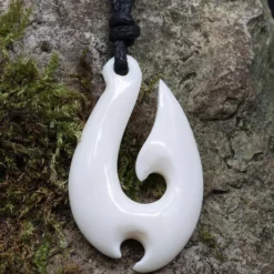 Maori Hei Matau 4cm Knochenschmuck Kettenanhänger