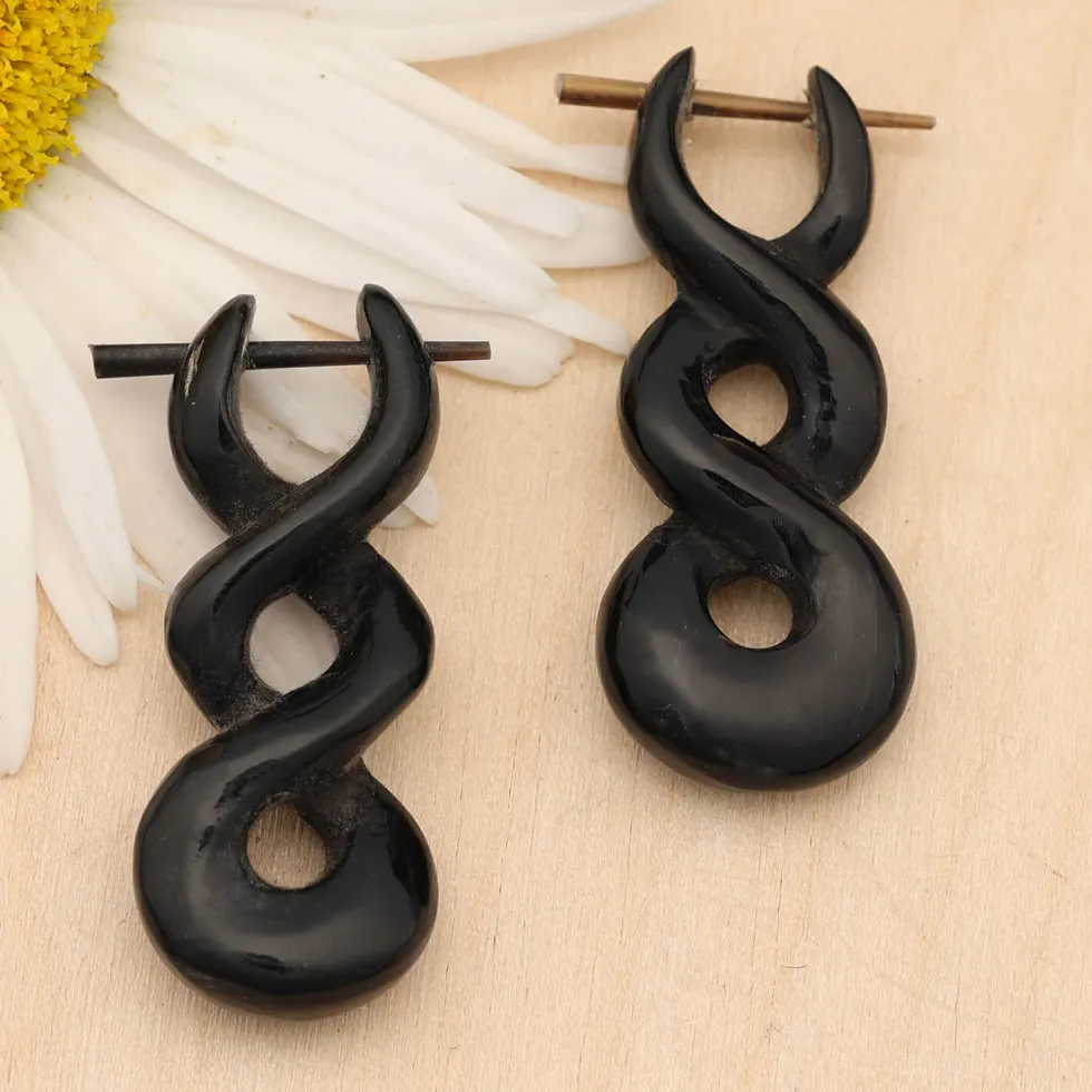 Maori Ohrschmuck Triple Hänger 4cm Horn (Paar)