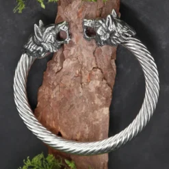 Massiver Wolf Edelstahl Armreif Gedreht