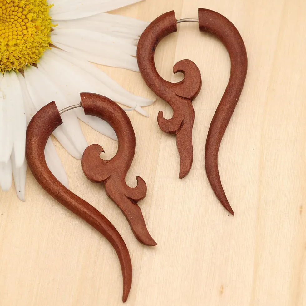 Matau Holzohrring Ohrschmuck Fake Piercing rotes Holz (Paar)