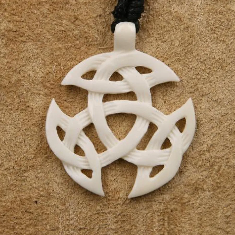 offene Dreifalt keltischer Schmuck aus Knochen