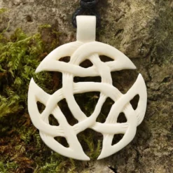 offene Dreifalt keltischer Schmuck aus Knochen