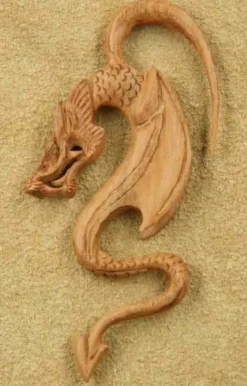 Ohrpiercing Holz Feuer Drache