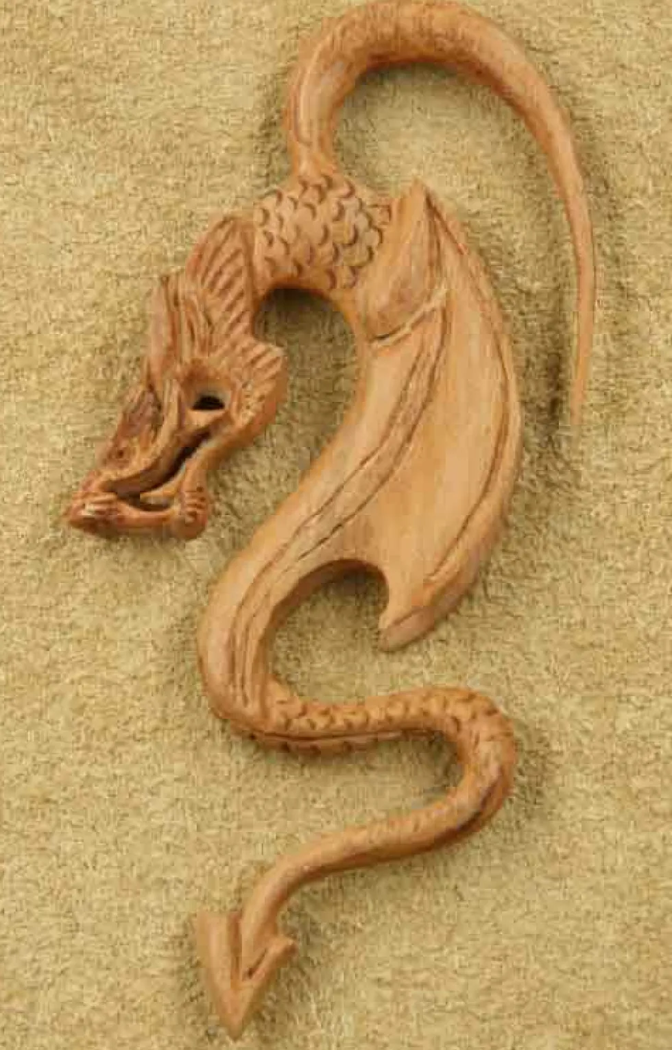 Ohrpiercing Holz Feuer Drache