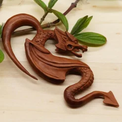 Ohrpiercing Holz Feuer Drache