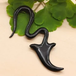 Ohrpiercing Horn Drachenschweif Fleshtunnel