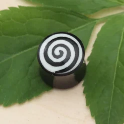 Ohr Plug Horn Spirale weiß Ohrpiercing