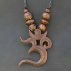 Om Holzschmuck Kette Collier geschnitzt
