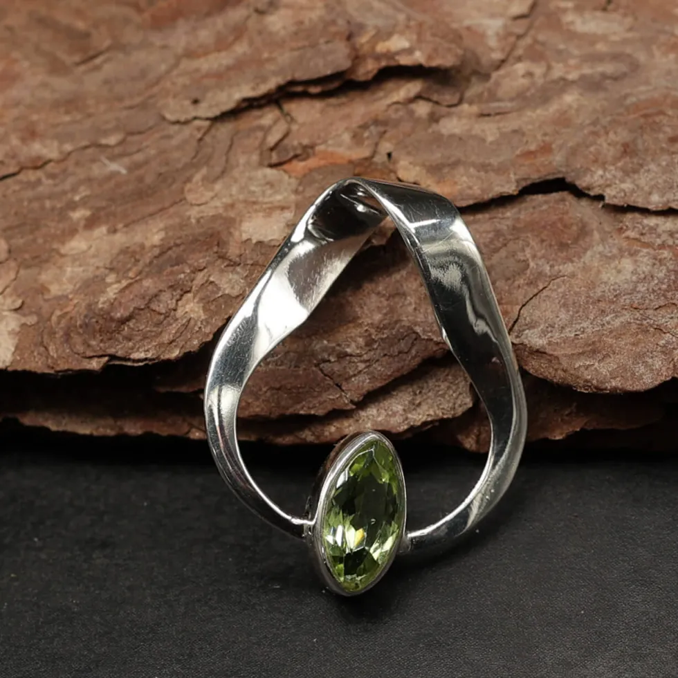 Peridot Schmuck Anhänger 925 Silber edel modern handgefertigt