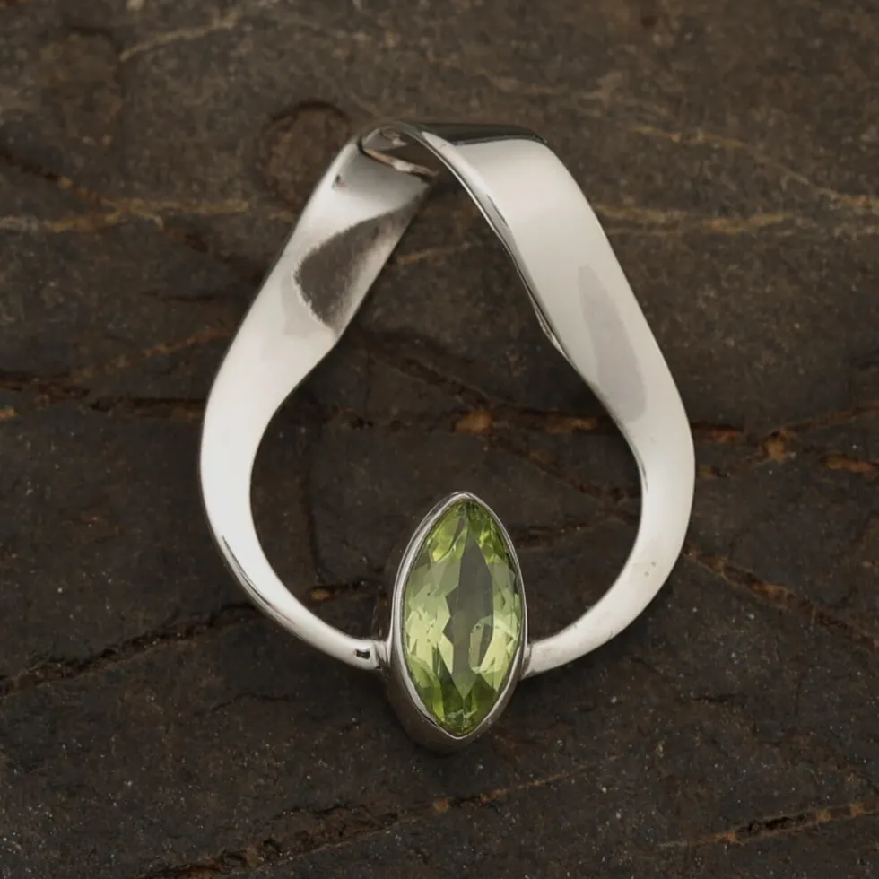 Peridot Schmuck Anhänger 925 Silber edel modern handgefertigt