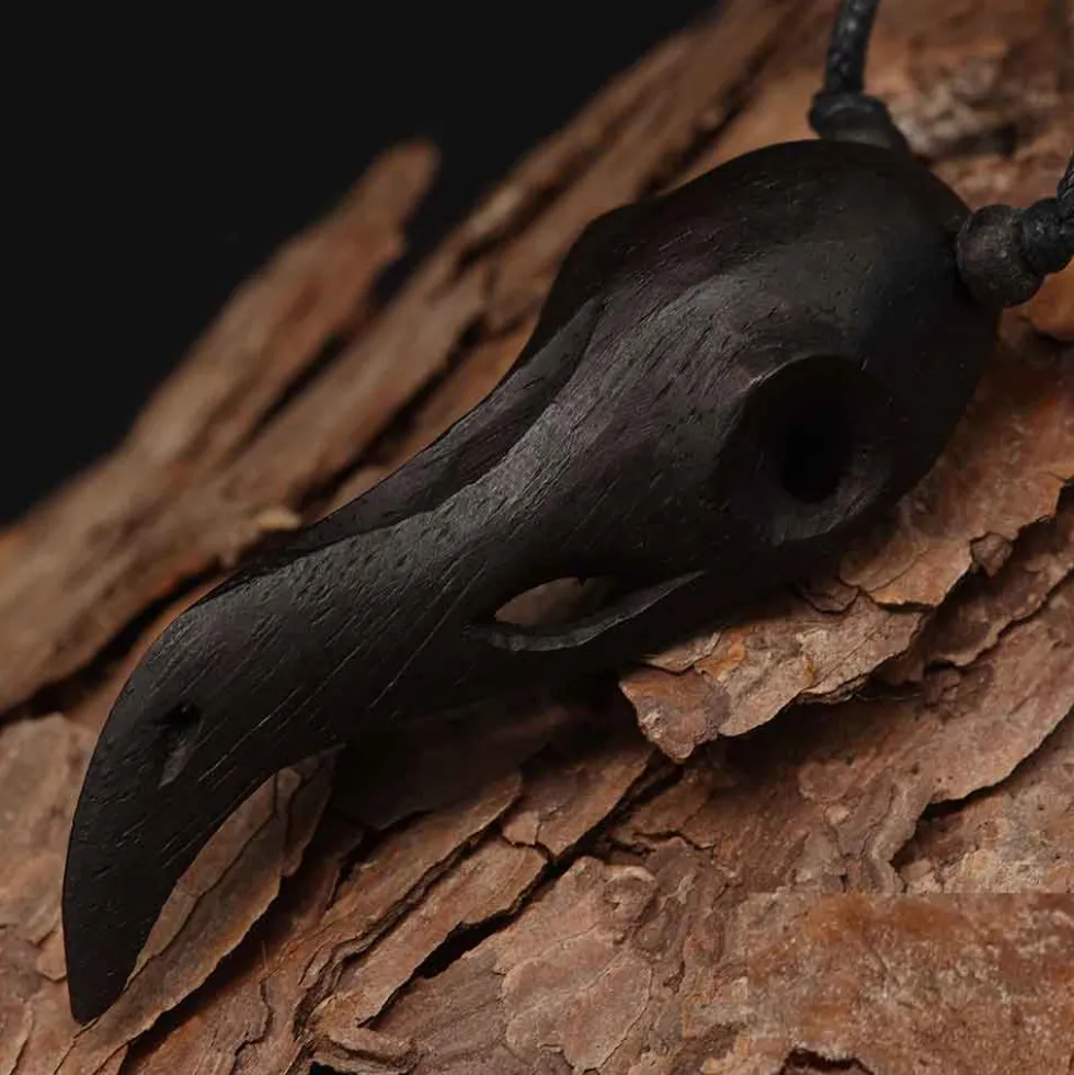 Raben Skull Schädel Holz Schmuck Anhänger