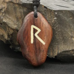Rune Holz Schmuck raidho - älteres Futhark