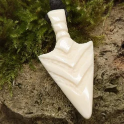 Schmuck Anhänger Pfeilspitze Handarbeit Kette geschnitzt
