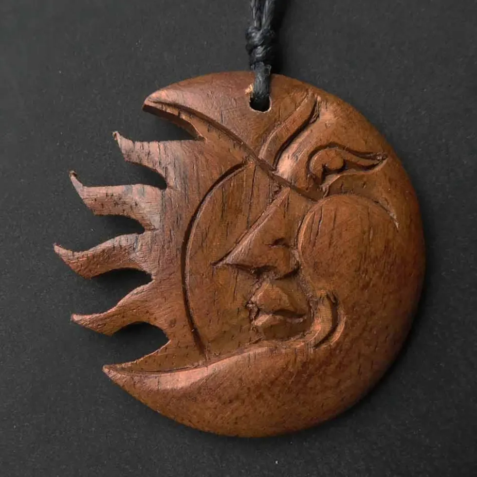 Sonne Mond Holzschmuck Kette Anhänger Eclipse