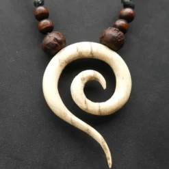 Spiralen Collier weiß Holz Schmuck Anhänger