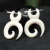Spirale Ohrschmuck Hänger aus Knochen (Paar)