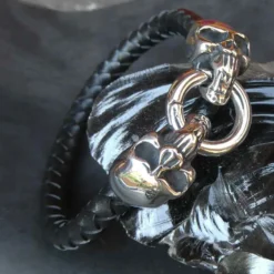 Totenkopf Edelstahl Armband mit geflochtenem Leder Edelstahl Verschluß