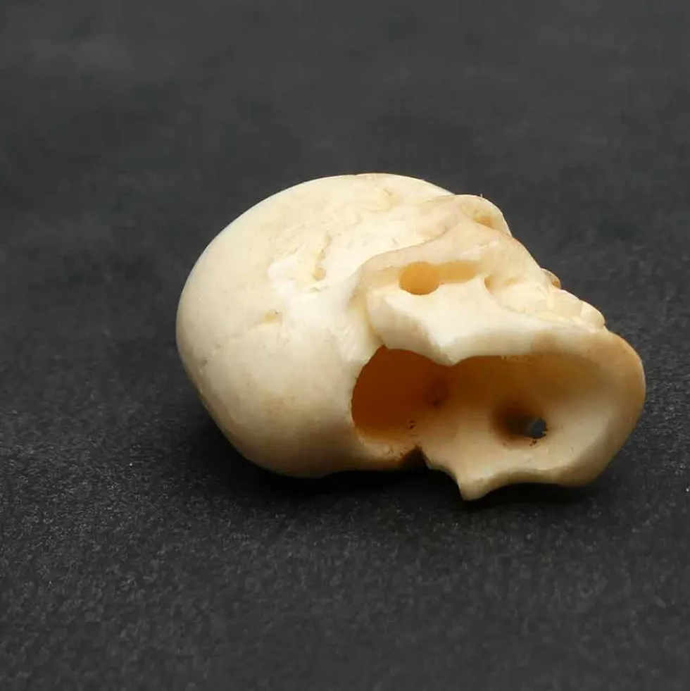 Totenkopf Knochen Bartperle 1,8cm Farbe antik Bartschmuck