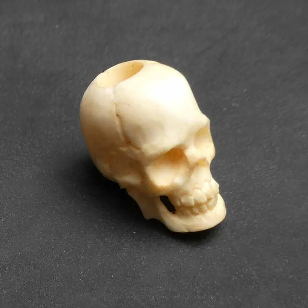Totenkopf Knochen Bartperle 1,8cm Farbe antik Bartschmuck