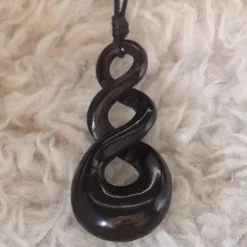 Triple Maori Hornschmuck Anhänger Kette