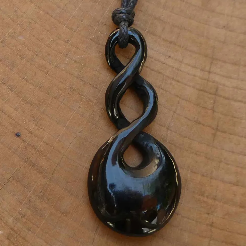 Triple Maori Hornschmuck Anhänger Kette