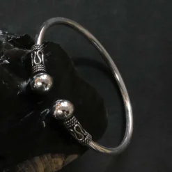 Verzierter Armreif Bali Kugeln Armschmuck 925 Silber Schlicht
