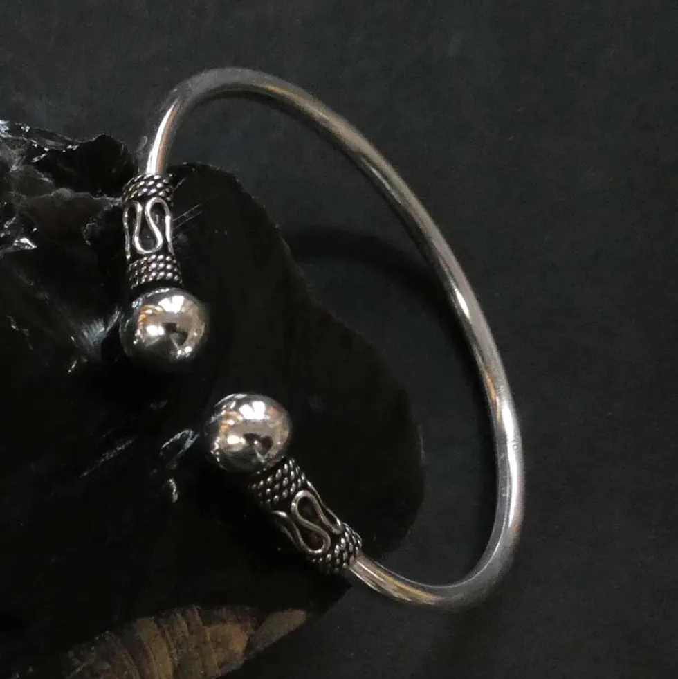 Verzierter Armreif Bali Kugeln Armschmuck 925 Silber Schlicht